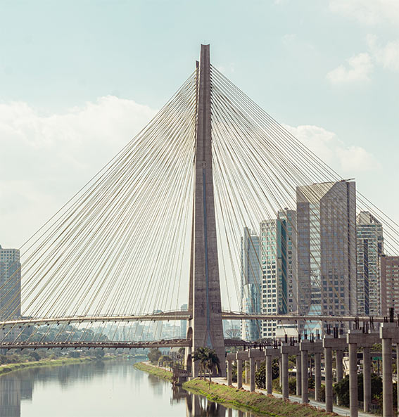 Ponte Estaiada, São Paulo, Marginal Pinheiros. Imagem: BrunoThethe/Unsplash