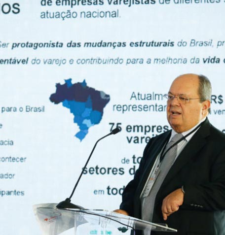 O presidente do IDV, Marcelo Silva, em seminário do Poder360