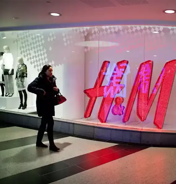 H&M começa a negociar lojas com Aliansce e Multiplan